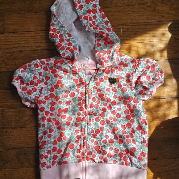 Juicy Couture Strawberry 2 Piece Baby Outfit - Picture 11 of 13